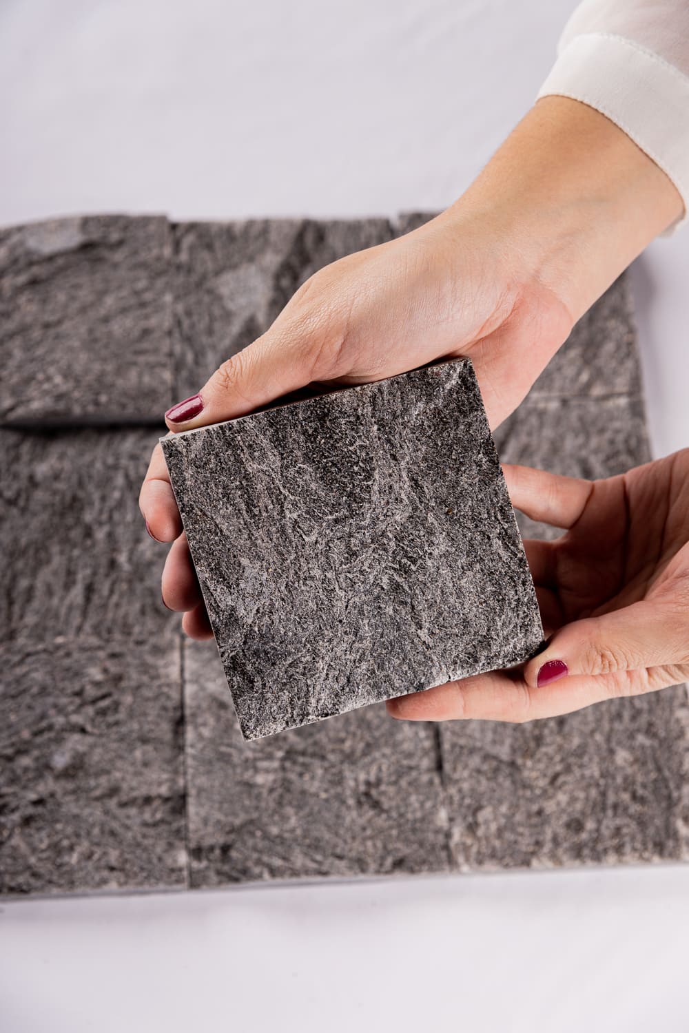 PEDRA CARBONE BRUTA 10x10