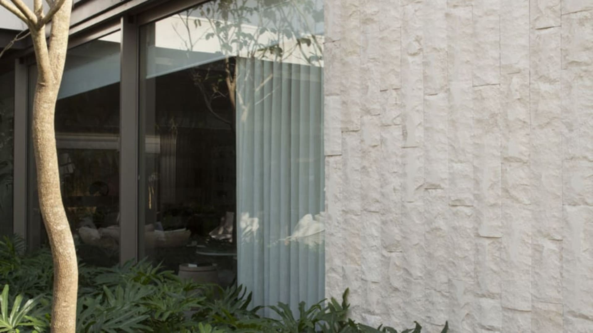 TRAVERTINO CREMA SAHARA ROCK FACE 10FL