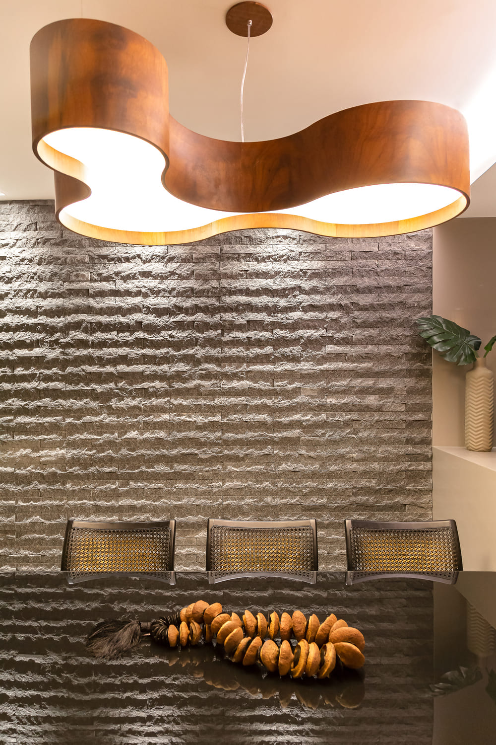 REVESTIMENTO PEDRA NERO ABSOLUTO ROCK FACE ANTIQUE 30x10 CM